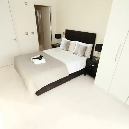Grand Canal Quay Apartment